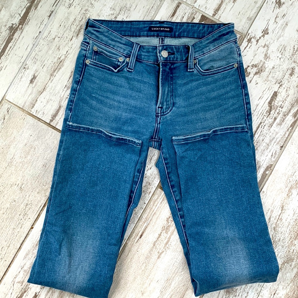 LUCKY Mid Rise Straight jeans